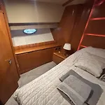 بوتيل Luxury Yacht Astondoa 76 *