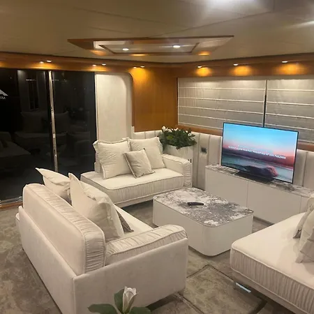 Luxury Yacht Astondoa 76 Πλωτό κατάλυμα
