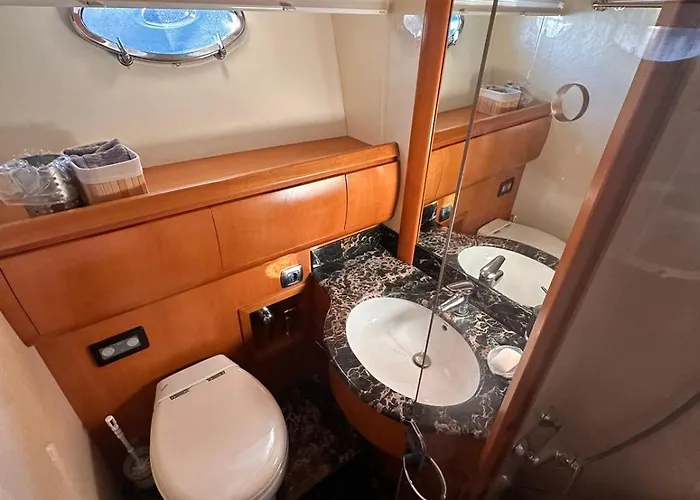 Luxury Yacht Astondoa 76 Πλωτό κατάλυμα