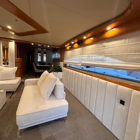 Luxury Yacht Astondoa 76 Tekne