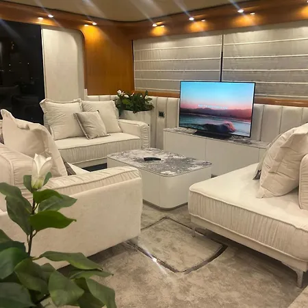 Luxury Yacht Astondoa 76 Botel Biograd Na Moru