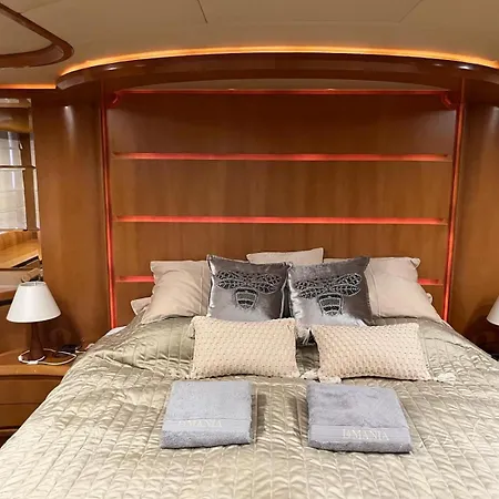 Luxury Yacht Astondoa 76 * Biograd Na Moru