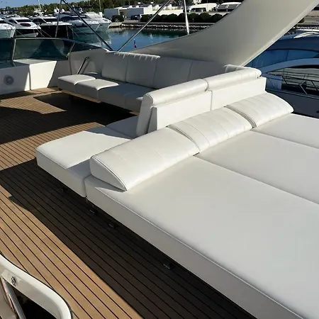 Luxury Yacht Astondoa 76 *
