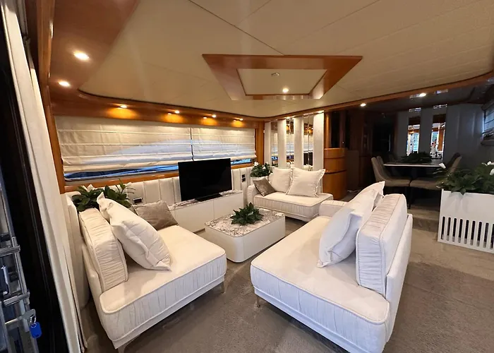 Luxury Yacht Astondoa 76 *
