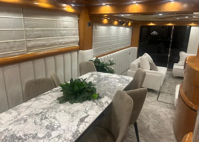 Luxury Yacht Astondoa 76 Botel Biograd Na Moru