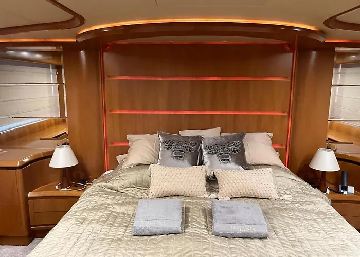 Luxury Yacht Astondoa 76 * Biograd Na Moru